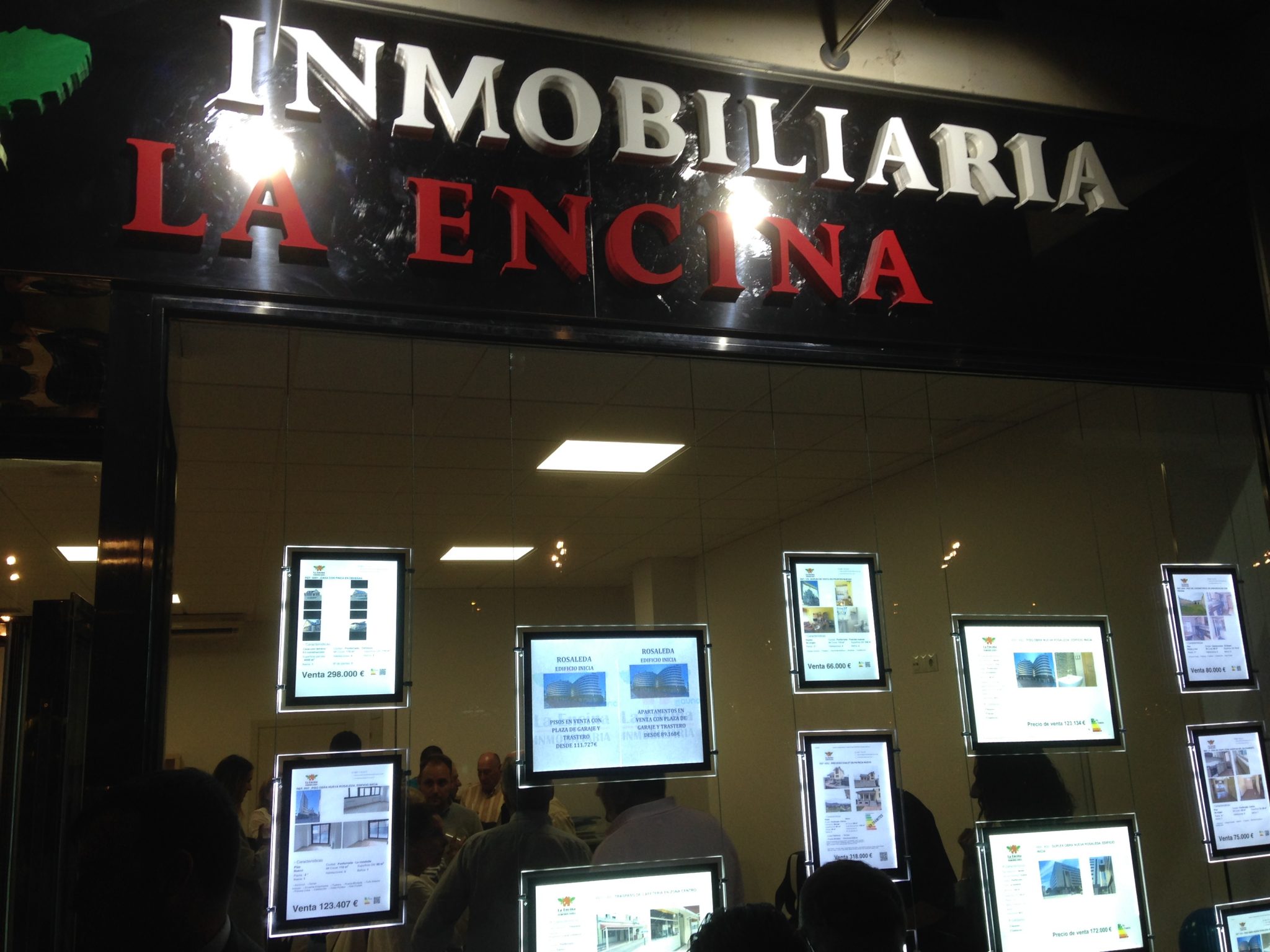 Inmobiliaria La Encina abre sus nuevas oficinas en el Bulevar de La Rosaleda 2