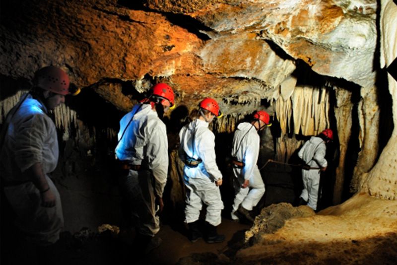 Cuevas para visitar con los niños cerca de El Bierzo 38