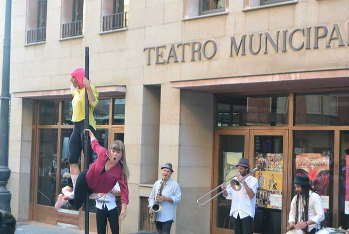 El Teatro Bergidum abre la temporada 'por los aires' 3