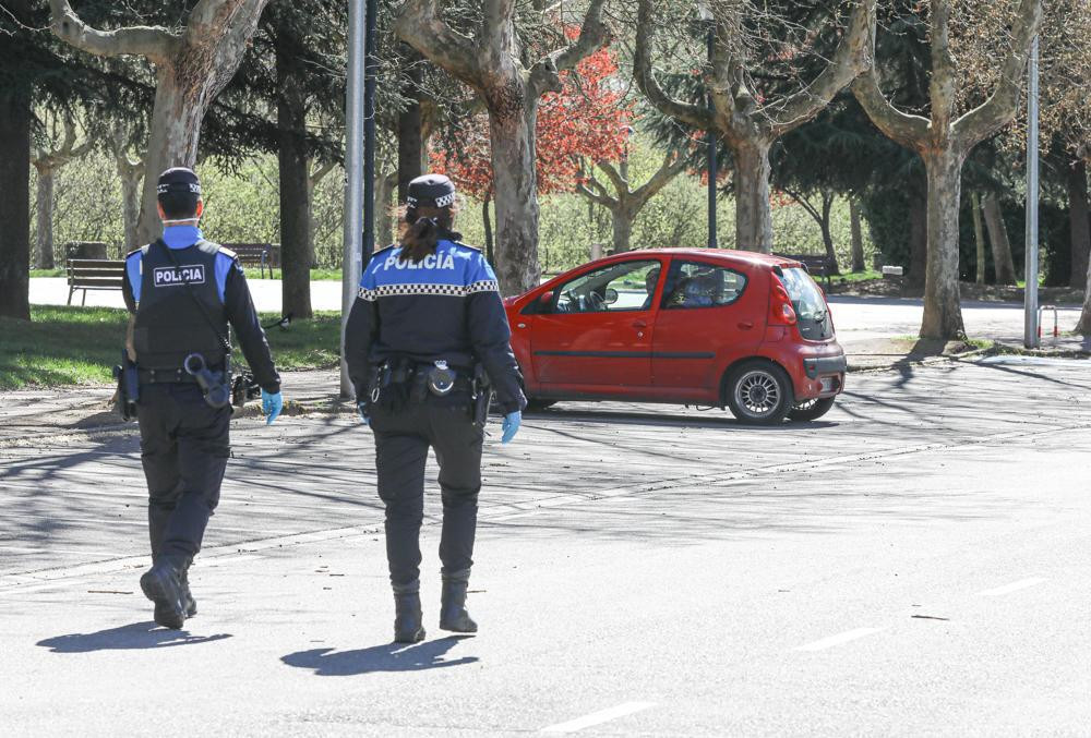 La Policia Municipal de Ponferrada insiste en que se sigue encontrando personas que desoyen las indicaciones del Estado de Alarma 4