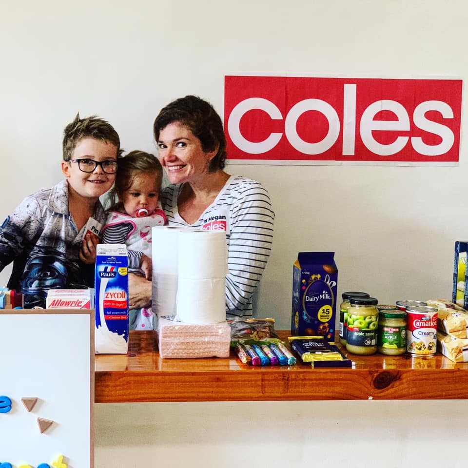 Una familia australiana crea un supermercado en casa para que su abuela con Alzheimer pueda hacer la compra durante el confinamiento 1